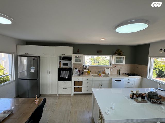 גג/ פנטהאוז, הרב מובשוביץ 13, מרכז, הרצליה