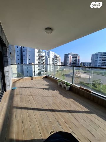 דירה, אהבת אדם, כפר יונה