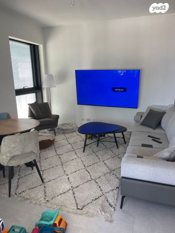 דירה, ליאונרדו דה וינצ'י 12, גני שרונה, קרית הממשלה, תל אביב יפו