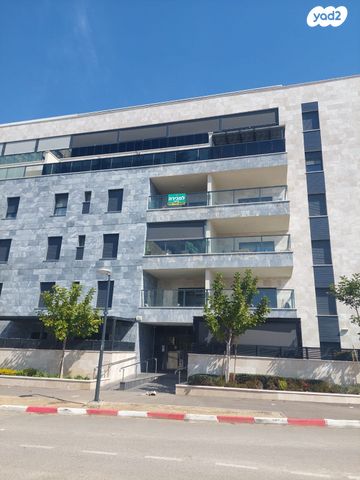 שמעון פרס/ האצטדיון