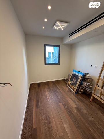 דירה, אלוף קלמן מגן 3, גני שרונה, קרית הממשלה, תל אביב יפו