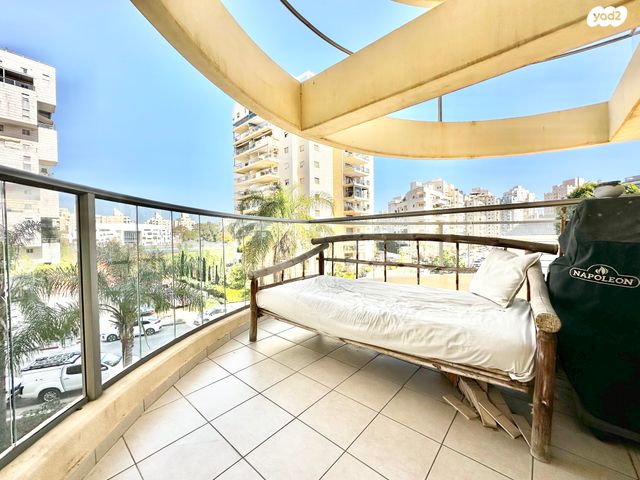 דירה, אמיר דרורי, קרית אילון, חולון