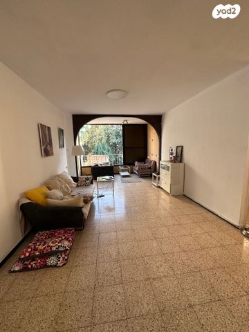 דירה, הרצל 23, פתח תקווה