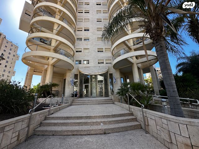 דירה, אמיר דרורי, קרית אילון, חולון