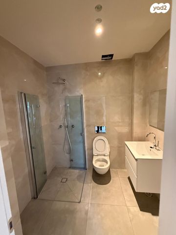 דירה, אלוף קלמן מגן 3, גני שרונה, קרית הממשלה, תל אביב יפו