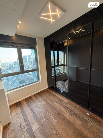 דירה, אלוף קלמן מגן 3, גני שרונה, קרית הממשלה, תל אביב יפו