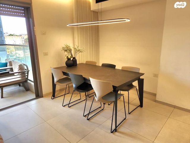 דופלקס, צאלון, אבן גבירול, רחובות