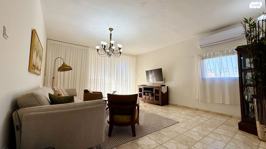 גג/ פנטהאוז, עמיאל רוז'נסקי, אפרים, רחובות