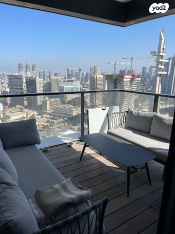 דירה, ליאונרדו דה וינצ'י 12, גני שרונה, קרית הממשלה, תל אביב יפו