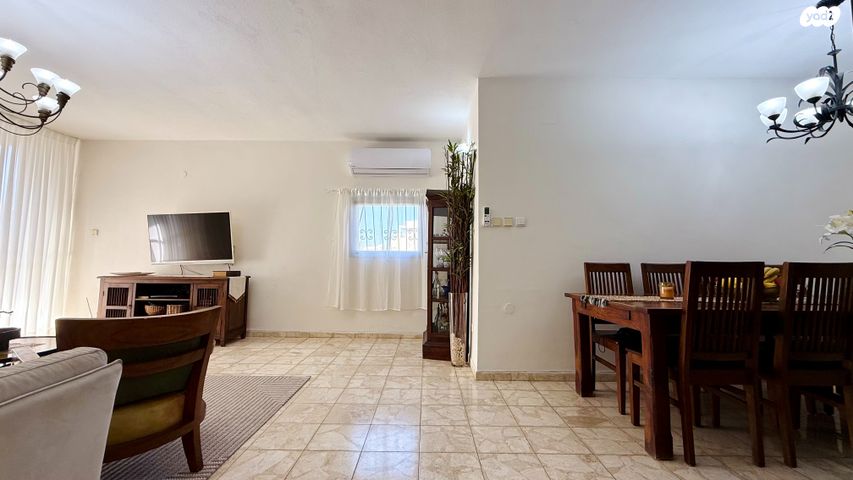 גג/ פנטהאוז, עמיאל רוז'נסקי, אפרים, רחובות