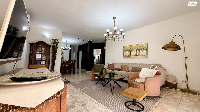 גג/ פנטהאוז, עמיאל רוז'נסקי, אפרים, רחובות