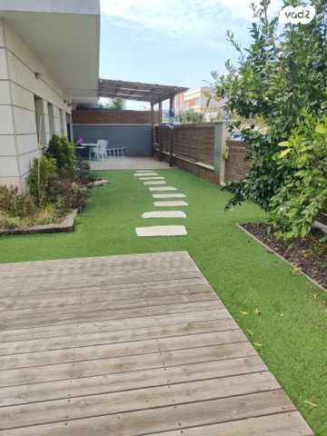 דירת גן, הפרחים, חריש