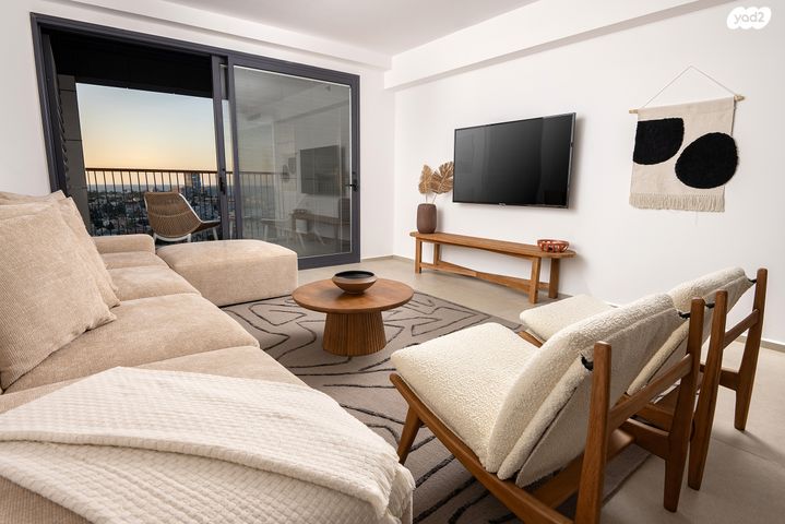 גג/ פנטהאוז, עין דור 11, שער פלמר, תחנת רכבת השמונה, חיפה