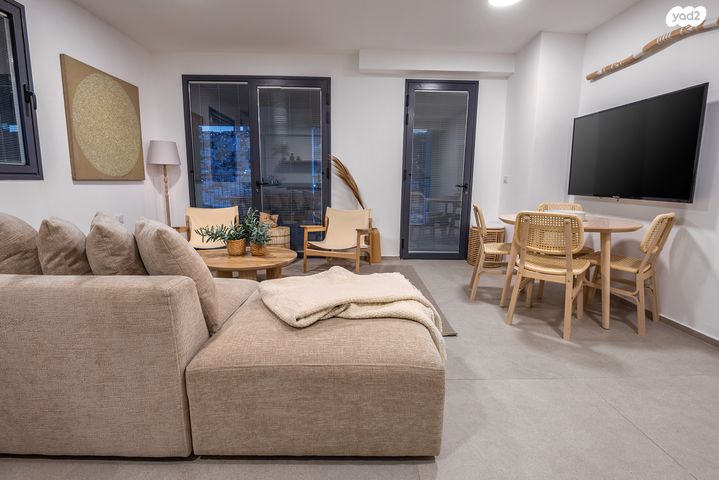 גג/ פנטהאוז, עין דור 11, שער פלמר, תחנת רכבת השמונה, חיפה