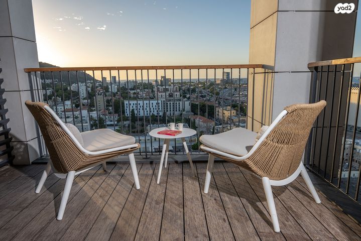 גג/ פנטהאוז, עין דור 11, שער פלמר, תחנת רכבת השמונה, חיפה