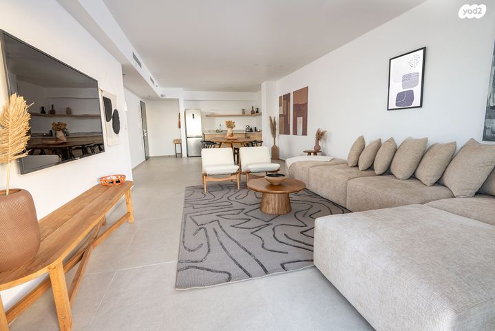 גג/ פנטהאוז, עין דור 11, שער פלמר, תחנת רכבת השמונה, חיפה