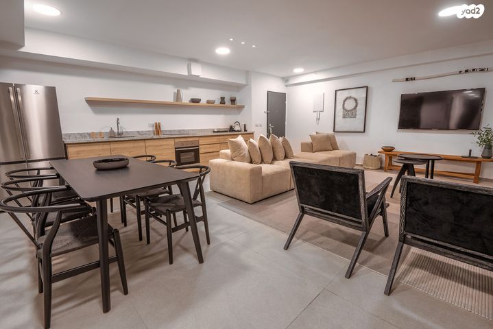 גג/ פנטהאוז, עין דור 11, שער פלמר, תחנת רכבת השמונה, חיפה