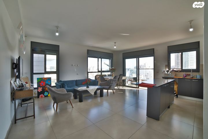 דירה, דרך משה דיין 34, כפיר, נווה כפיר, תל אביב יפו