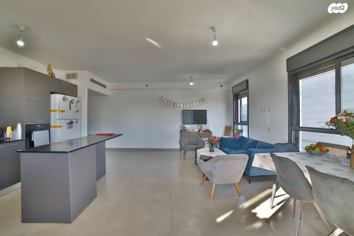 דירה, דרך משה דיין 34, כפיר, נווה כפיר, תל אביב יפו