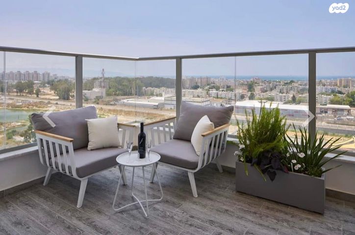 דירה, ש"י עגנון, משכנות האומנים, קרית מוצקין