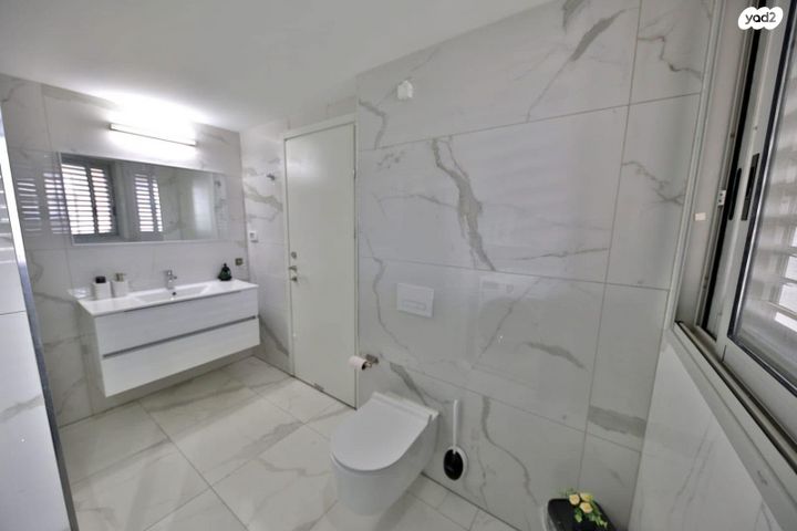 דירה, ש"י עגנון, משכנות האומנים, קרית מוצקין