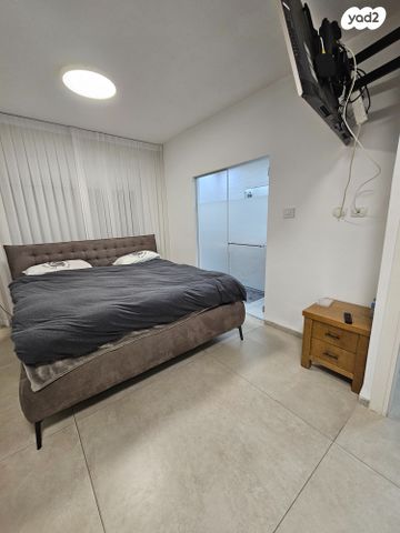 גג/ פנטהאוז, שבזי, קרית ים  א', קרית ים