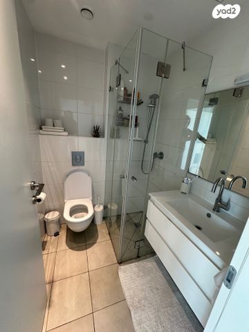 דירה, דרך מנחם בגין 144, מונטיפיורי, הרכבת, תל אביב יפו