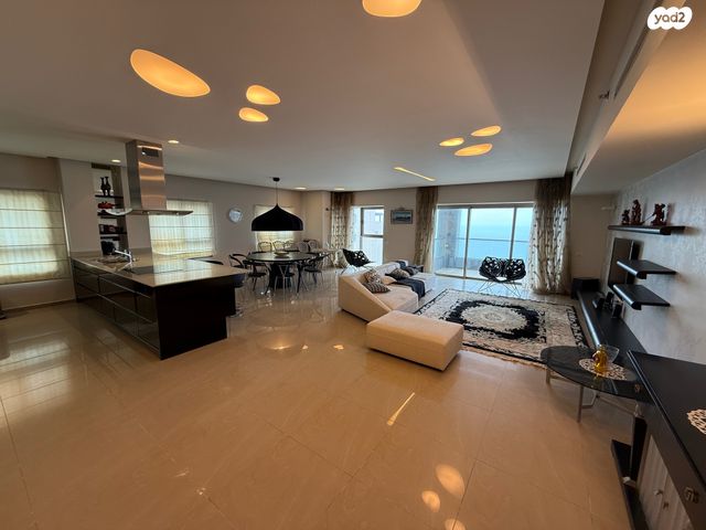 דירה, שדרות ניצה, צפון מערב מרכז העיר, נתניה