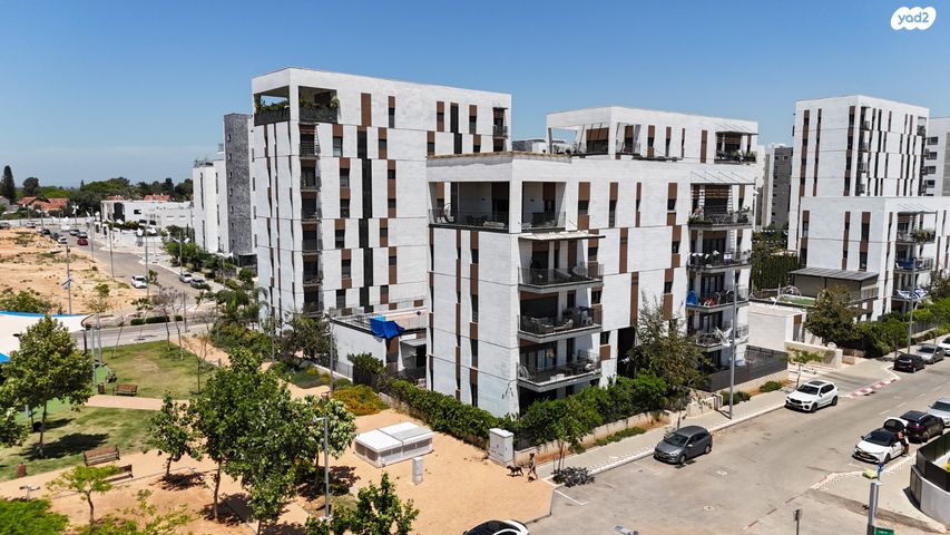 דירה, כפר יונה