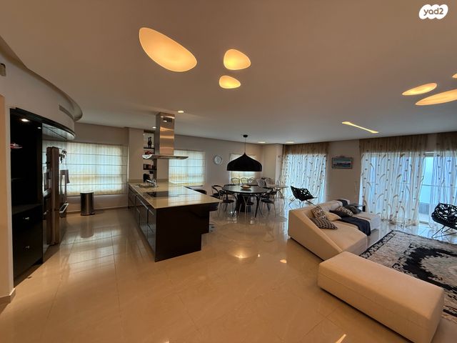 דירה, שדרות ניצה, צפון מערב מרכז העיר, נתניה