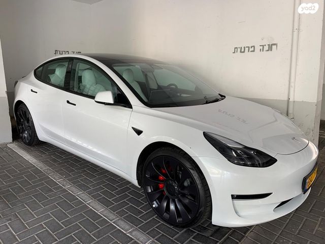 טסלה מודל 3