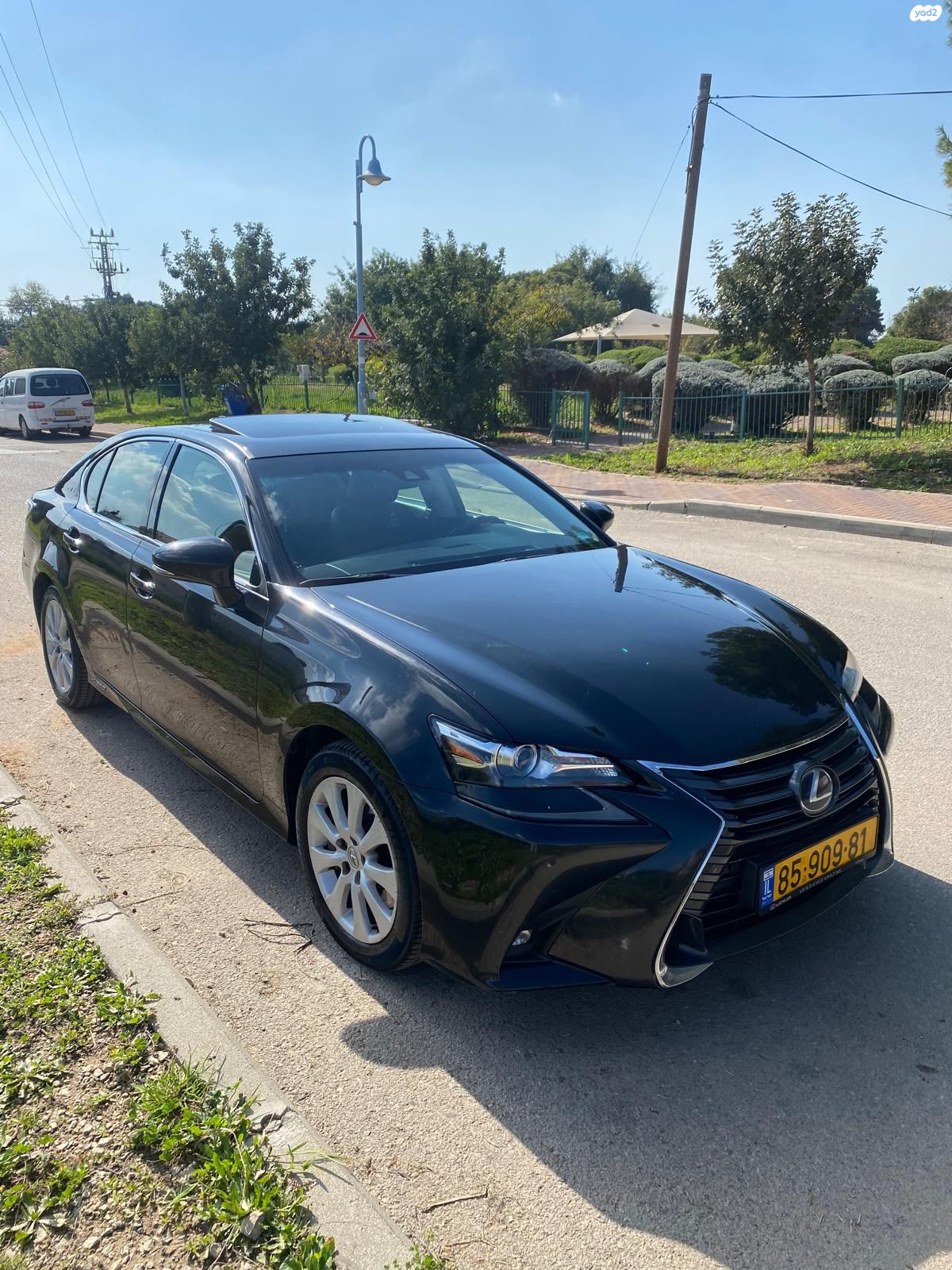 מודעת רכב לקסוס GS