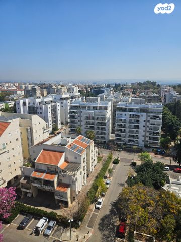 דירה, אלוף עוזי נרקיס, מרכז, כפר סבא