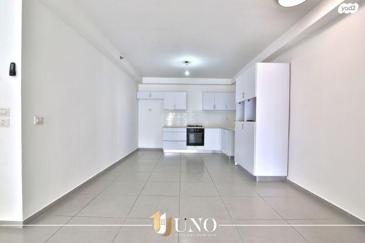 דירה, עפרה חזה, משכנות האומנים, קרית מוצקין