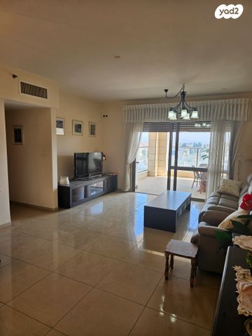 דירה, אלוף עוזי נרקיס, מרכז, כפר סבא