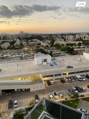 גג/ פנטהאוז, דני מס, המרכז האזרחי, רמלה