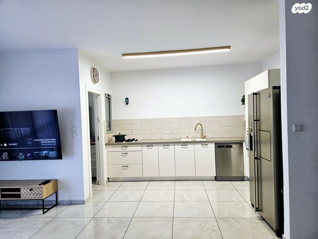 דירת גן, מוריה, מודיעין מכבים רעות