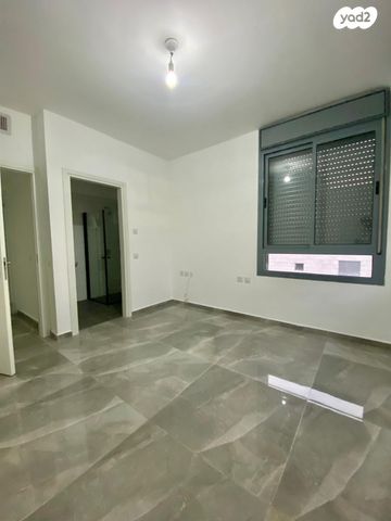 גג/ פנטהאוז, דני מס, המרכז האזרחי, רמלה