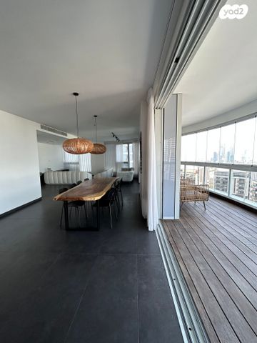 גג/ פנטהאוז, גני שרונה, קרית הממשלה, תל אביב יפו