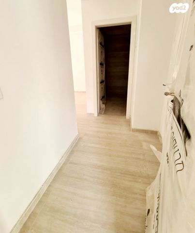 דירה, אסף, חרוזים, רמת גן