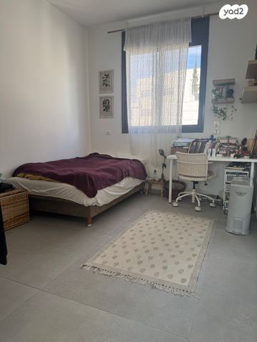 דירה, מתחם גרינברג, הוד השרון