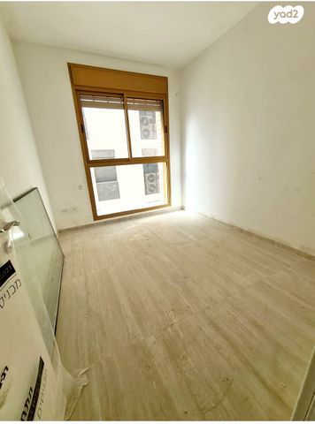 דירה, אסף, חרוזים, רמת גן