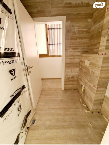 דירה, אסף, חרוזים, רמת גן