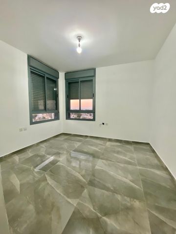 גג/ פנטהאוז, דני מס, המרכז האזרחי, רמלה