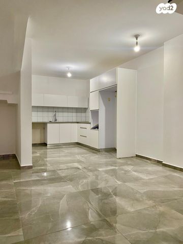 גג/ פנטהאוז, דני מס, המרכז האזרחי, רמלה