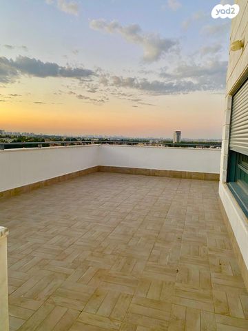 גג/ פנטהאוז, דני מס, המרכז האזרחי, רמלה