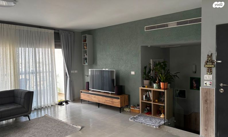 דופלקס, אירוס הארגמן, גבעת האירוסים, נתניה