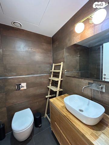 גג/ פנטהאוז, גני שרונה, קרית הממשלה, תל אביב יפו