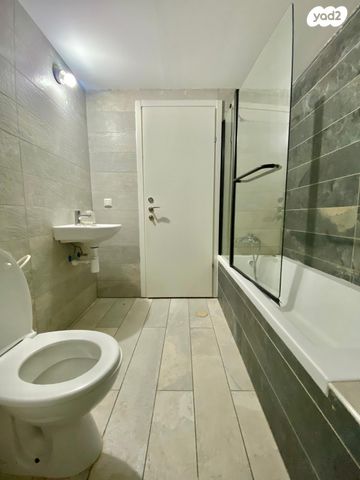 גג/ פנטהאוז, דני מס, המרכז האזרחי, רמלה