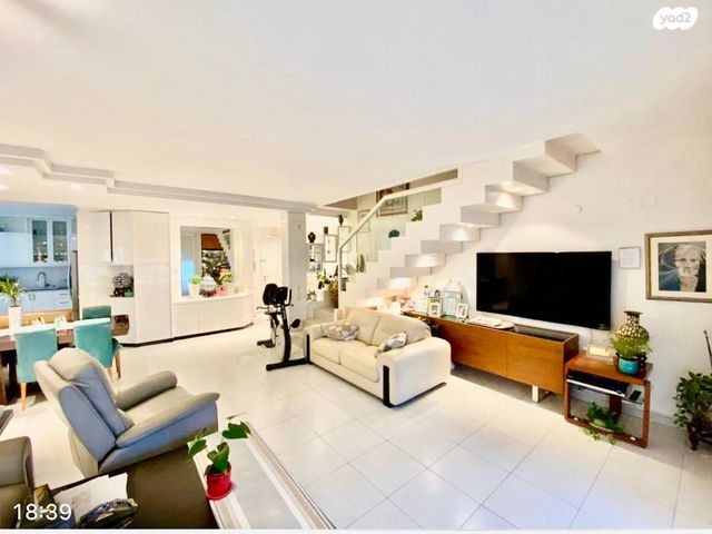 גג/ פנטהאוז, שאול אביגור, אזורי חן, גימל החדשה, תל אביב יפו